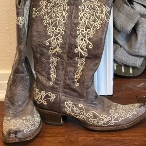 Women’s cowboy boots